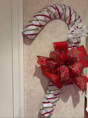 Holiday Candy Cane Door Hanger
